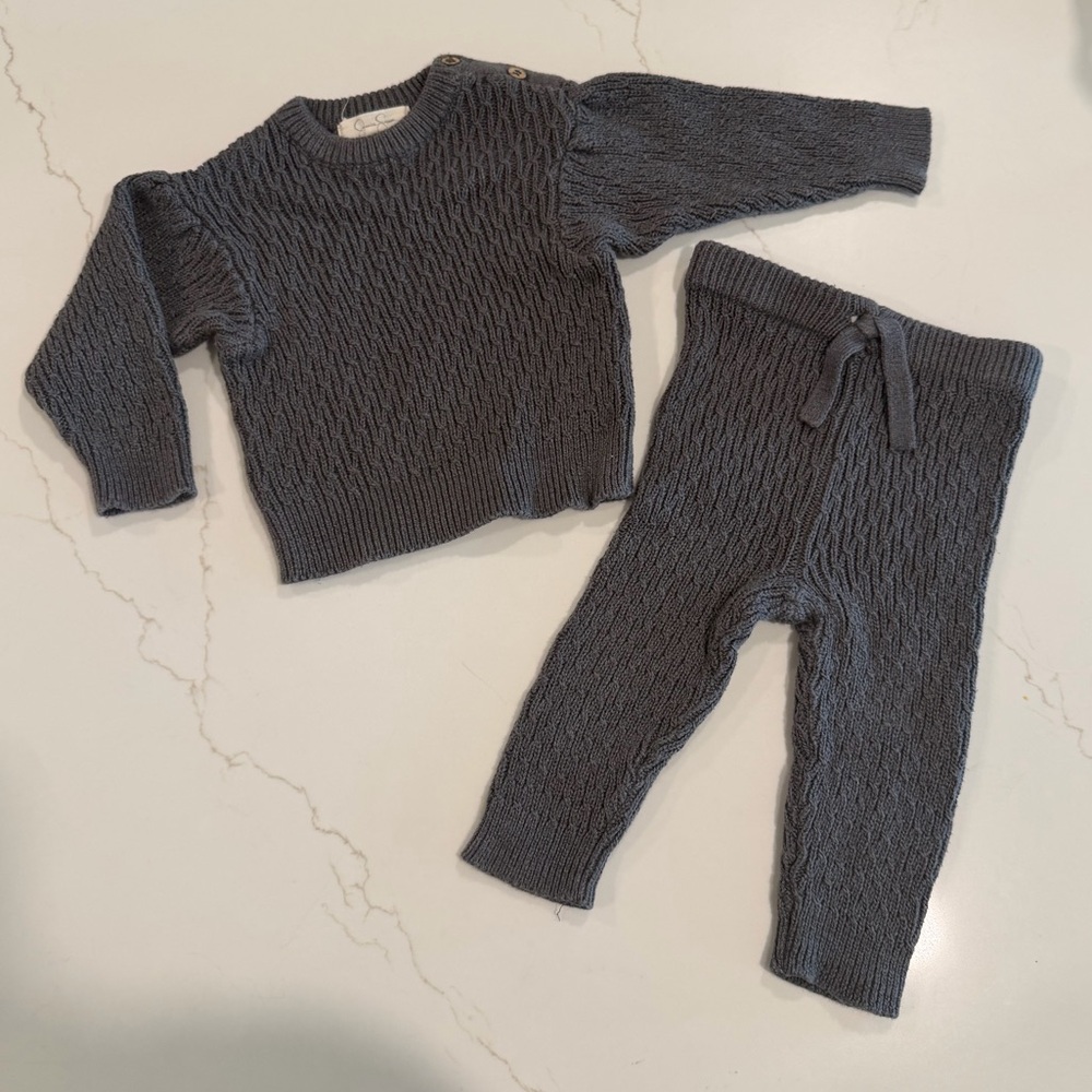 Gray Knit Sweater and Pants‎ Set